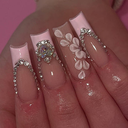 24Pcs Artifical False Nails with Glue Fake Nail Tips with Heart Designs Detachable Press on Nails Long Finished Nails