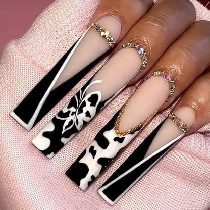 24Pcs Christmas Exclusive False Nails Wearable Long Xmas Style Fake Nails Elk Snowflake Design Full Cover Press on Nail tips
