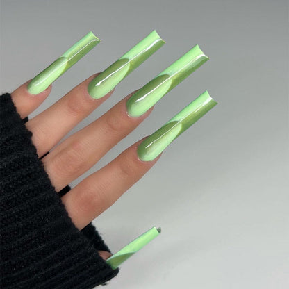 24Pcs Christmas Exclusive False Nails Wearable Long Xmas Style Fake Nails Elk Snowflake Design Full Cover Press on Nail tips
