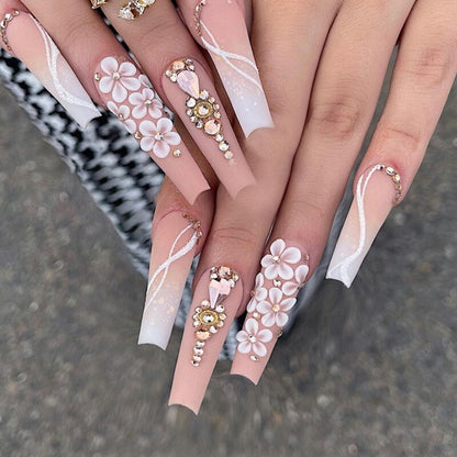 24Pcs Christmas Exclusive False Nails Wearable Long Xmas Style Fake Nails Elk Snowflake Design Full Cover Press on Nail tips