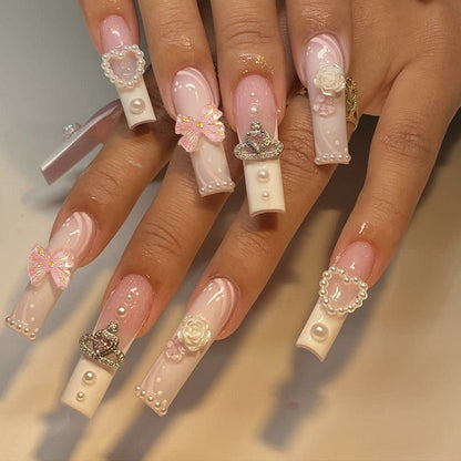 24Pcs Christmas Exclusive False Nails Wearable Long Xmas Style Fake Nails Elk Snowflake Design Full Cover Press on Nail tips