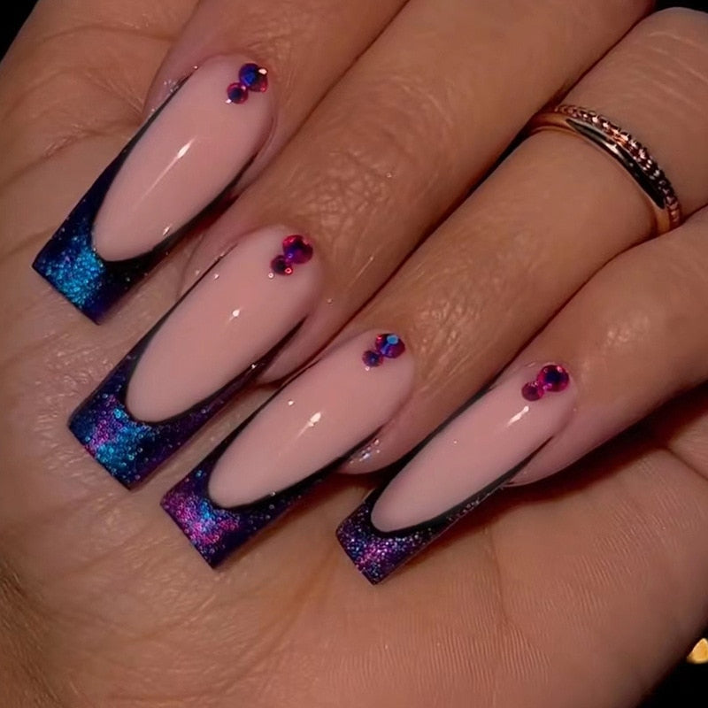 24Pcs Christmas Exclusive False Nails Wearable Long Xmas Style Fake Nails Elk Snowflake Design Full Cover Press on Nail tips
