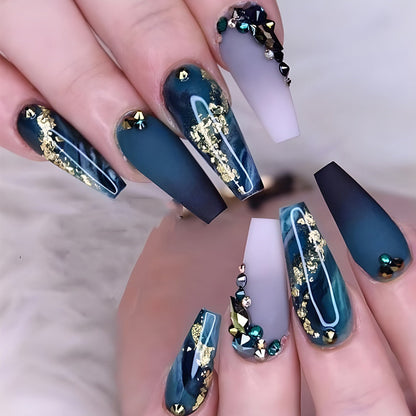 24Pcs Christmas Exclusive False Nails Wearable Long Xmas Style Fake Nails Elk Snowflake Design Full Cover Press on Nail tips