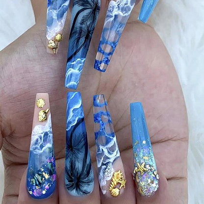 24Pcs Christmas Exclusive False Nails Wearable Long Xmas Style Fake Nails Elk Snowflake Design Full Cover Press on Nail tips
