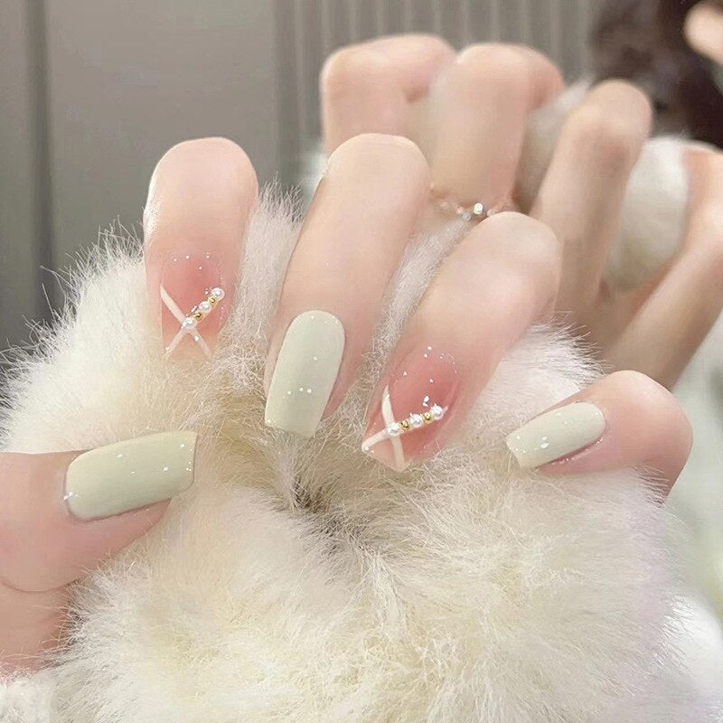 24Pcs Long Coffin Square False Nails Ballet Fake Nails Press on Nails Black Heart Rhinestone Design Glitter Full Cover Nail Tips