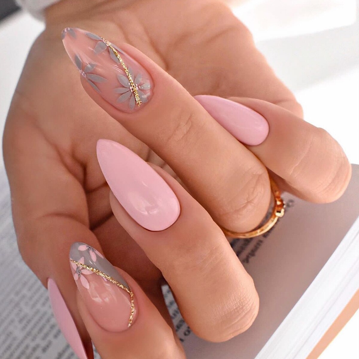 24Pcs Oval Head False Nails Pink Almond Artificial Fake Nails With Glue Full Cover Nail Tips Press On Nails DIY Manicure Tools