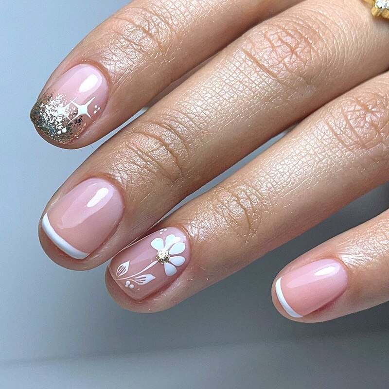 24Pcs Shiny Pearl Wearable False Nails Short Square Fake Nail Simple Summer Press on Nails Detachable Full Cover Nail Tips