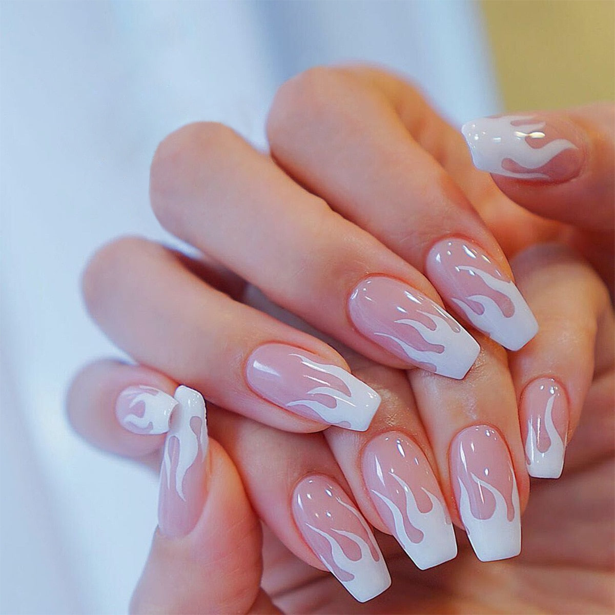24Pcs Shiny Pearl Wearable False Nails Short Square Fake Nail Simple Summer Press on Nails Detachable Full Cover Nail Tips