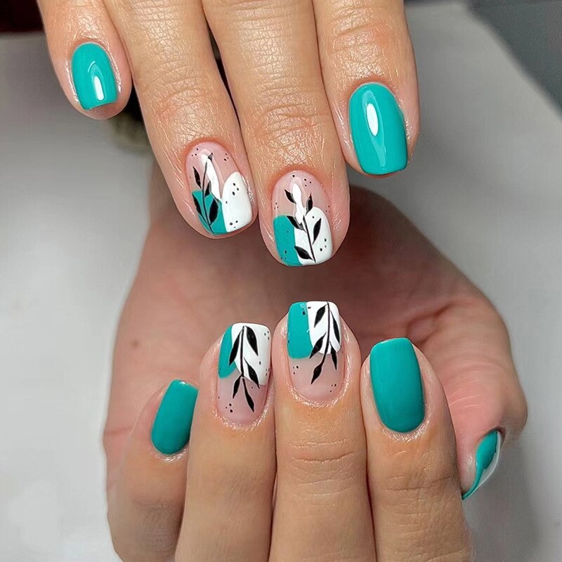 24Pcs Square Head False Nails 2024 New Full Cover Nail Tips Detachable Short Fake Nails Press on Nails Manicure Tools