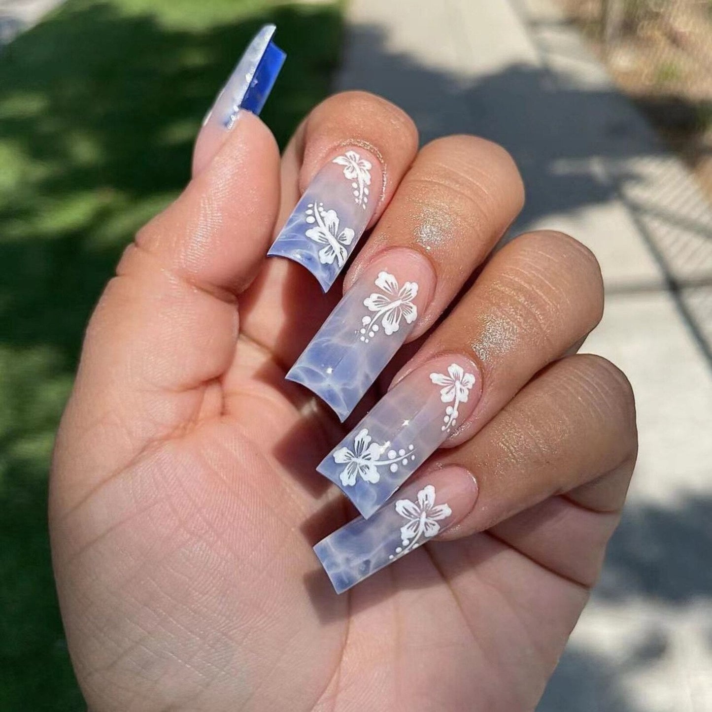 24pcs Detachable XL Ballerina flower artificial nails with designs Full Cover French fake nails set press on diamond false nails