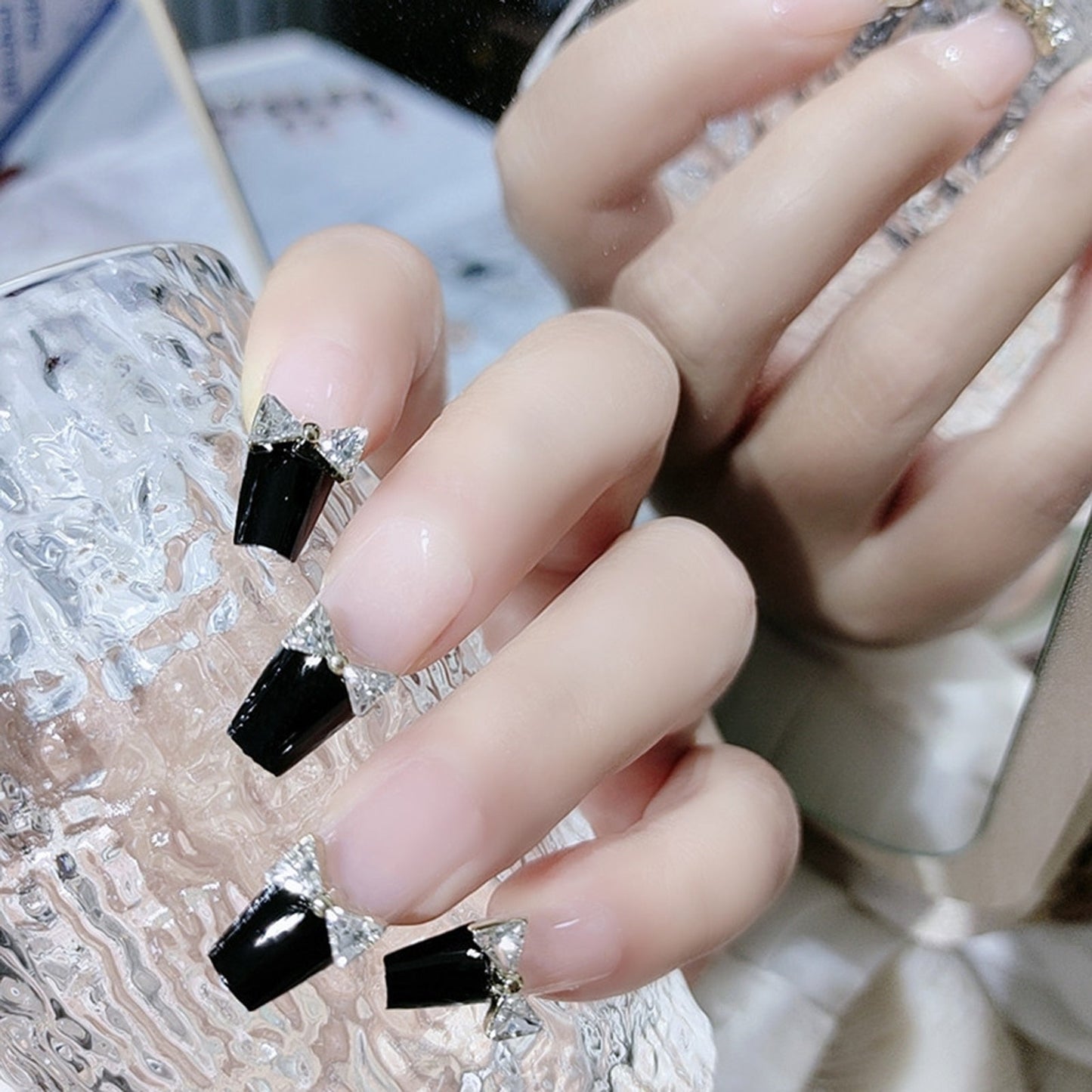24pcs Glitter Gold Diamond False Nails French Butterfly Design Press on Nail Wearable Full Cover Acrylic Nail Tips for Girls