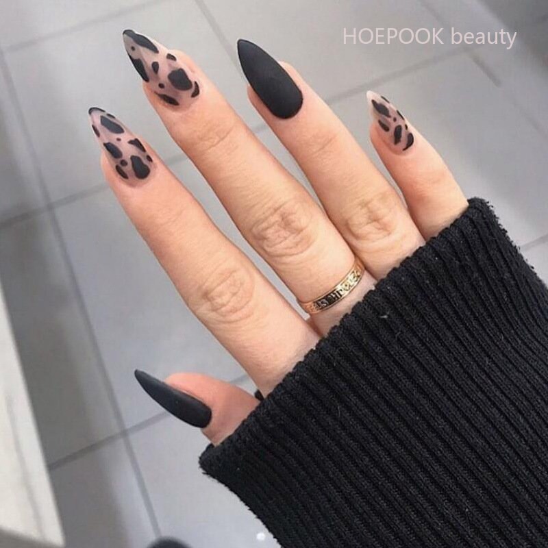 24pcs Light Green Stripe Gradient Wearing Fake Nails Seamless Removable Full Cover Long False Nails Press On Nails With Designs