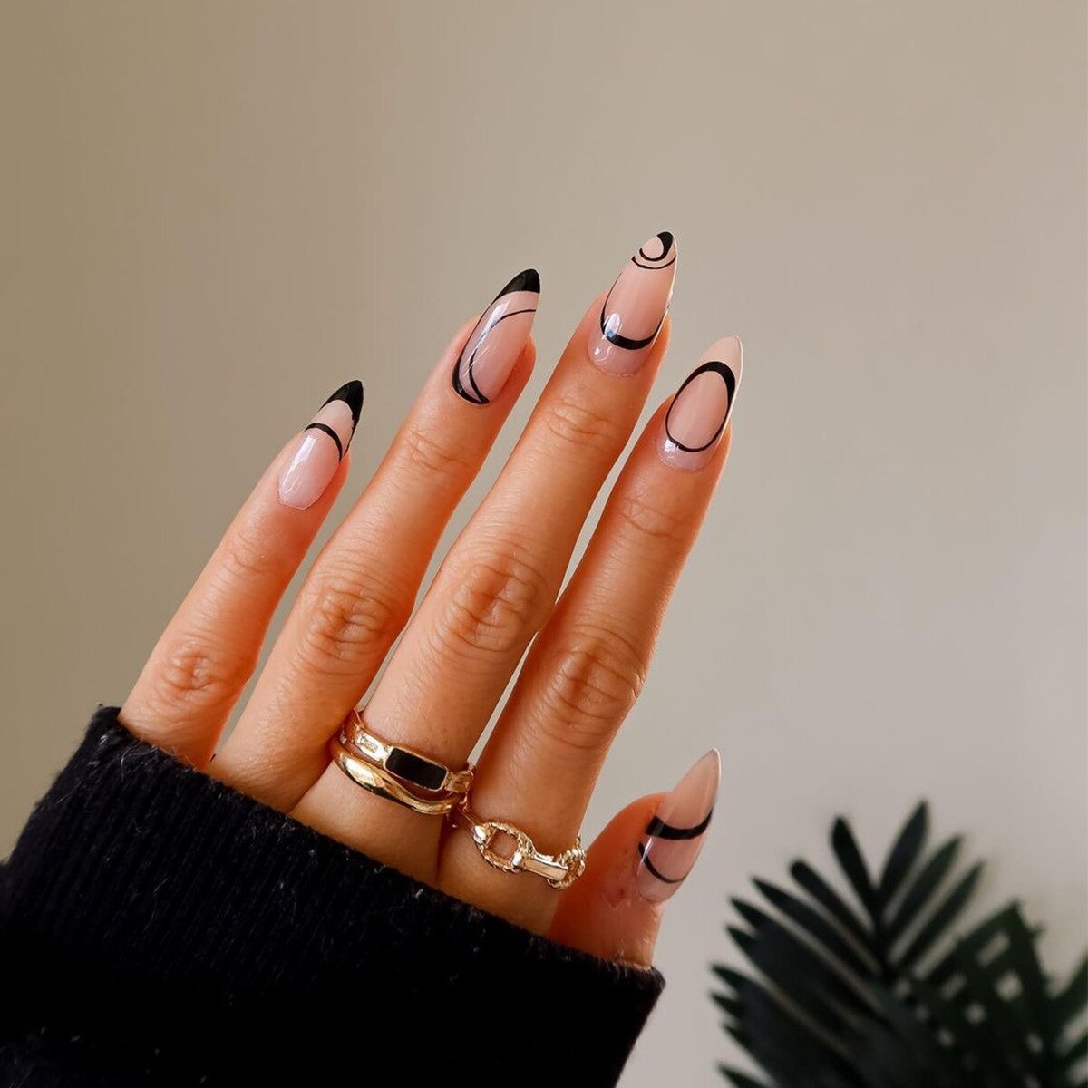 24pcs Light Green Stripe Gradient Wearing Fake Nails Seamless Removable Full Cover Long False Nails Press On Nails With Designs