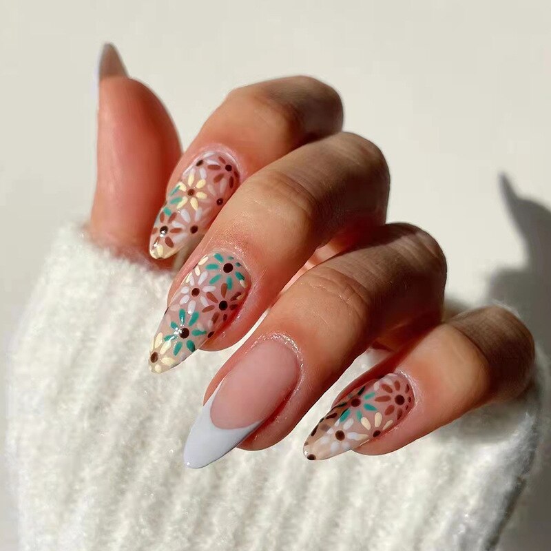 24pcs Light Green Stripe Gradient Wearing Fake Nails Seamless Removable Full Cover Long False Nails Press On Nails With Designs