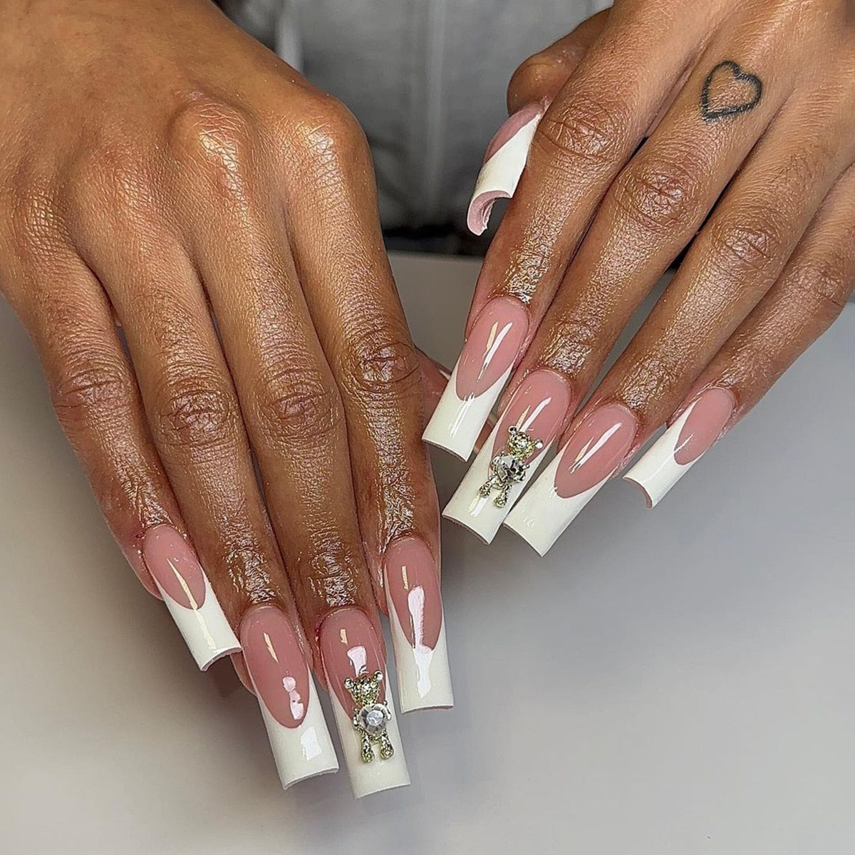 24pcs Removeable False Nails with Glue Ballet Nails with Designs Gradient Shinny Brown Press on Nails Coffin Glitter Fake Nails