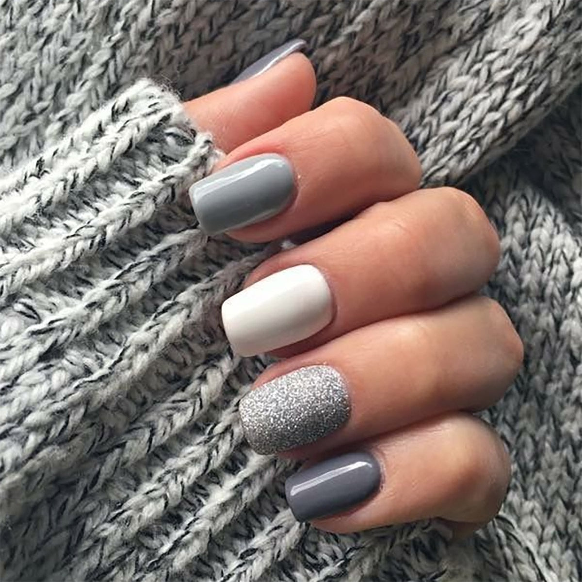 24pcs Silver glitter artificial fake nails with glue sweet cool y2k false nails with designs removeable french press on nails