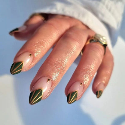 24pcs Wearable Short Round Head Sparkling French fake nails with glue Full Cover Almond Press On False Nails with Waves Stripes