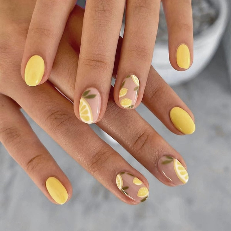 24pcs Wearable Short Round Head Sparkling French fake nails with glue Full Cover Almond Press On False Nails with Waves Stripes