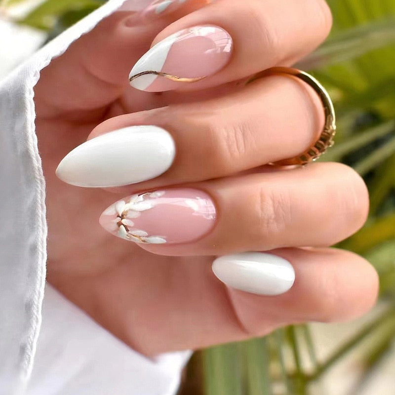 24pcs Wearable Short Round Head Sparkling French fake nails with glue Full Cover Almond Press On False Nails with Waves Stripes