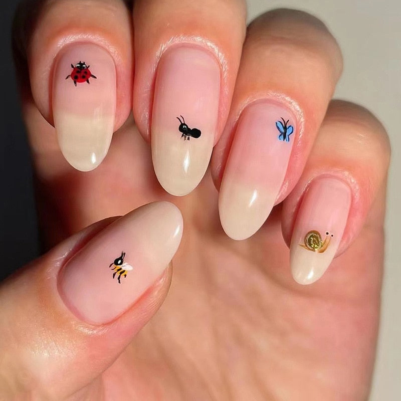 24pcs Wearable Short Round Head Sparkling French fake nails with glue Full Cover Almond Press On False Nails with Waves Stripes
