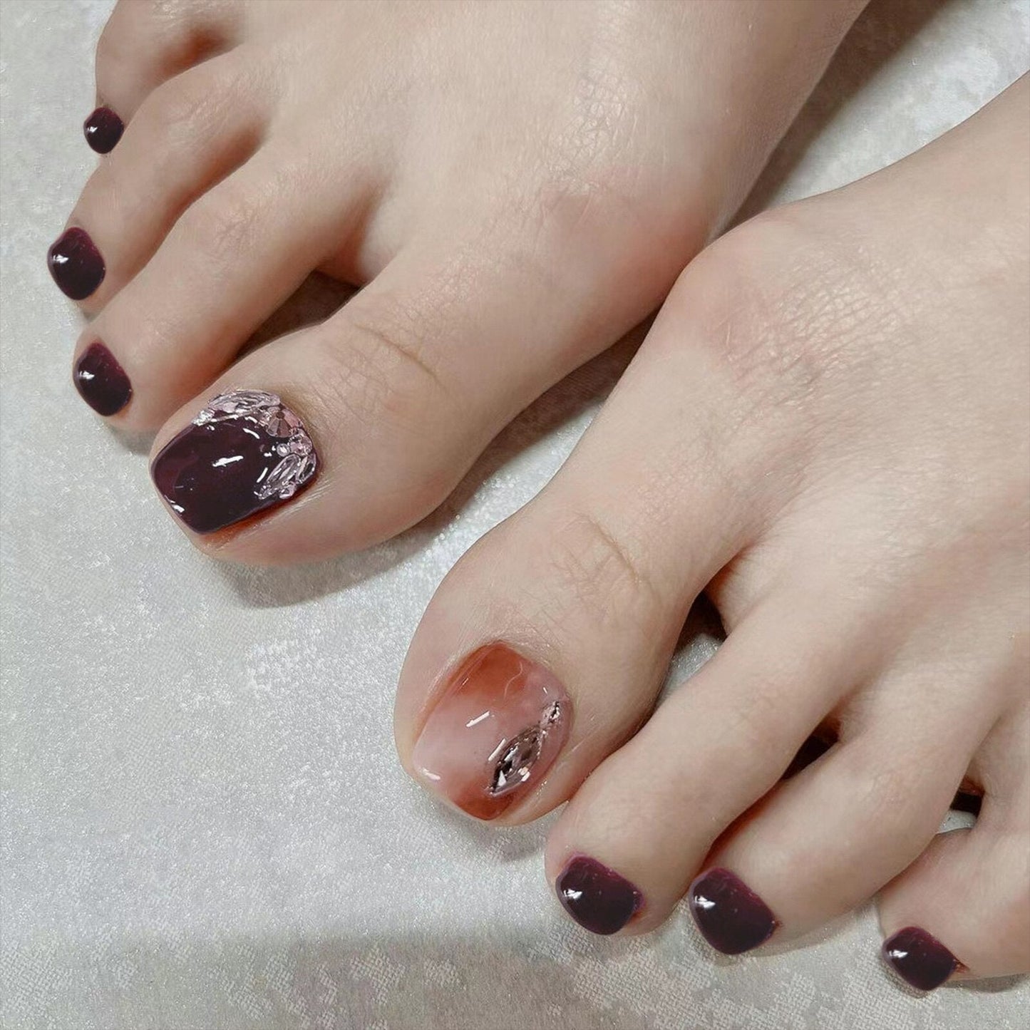 24pcs/box Fake Toenails With Designs Artificial Press On Nail Tips Full Cover Over Head False Nails With Glue Nail Art For Girls