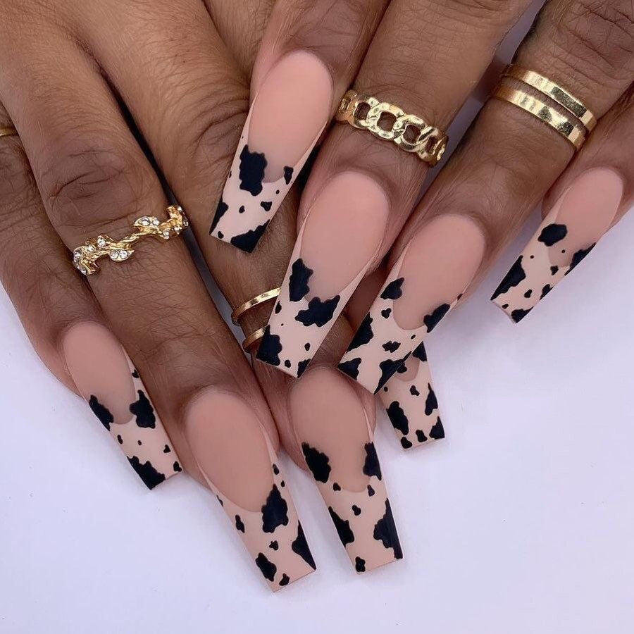 Black Comic Hand Drawn Pattern Wearable Nail Art Glossy Purple Long Ballet Detachable Finished False Nails Press on Nails