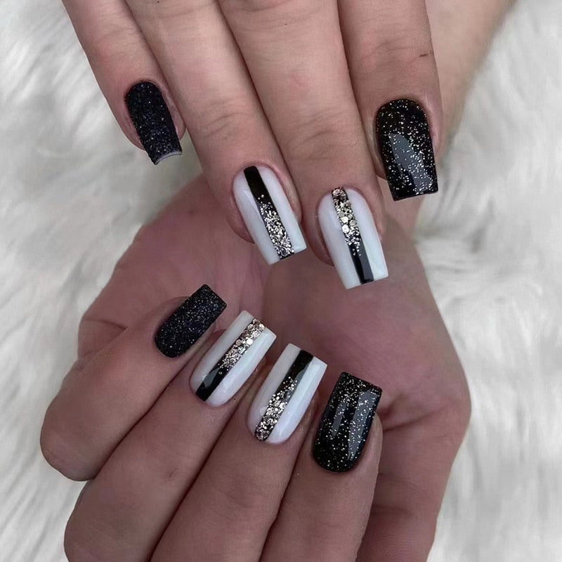 Reusable Adhesive Nail Short False Nails Press On Nails Tips Nails Fake Manicure With Glue Decorated False Nails
